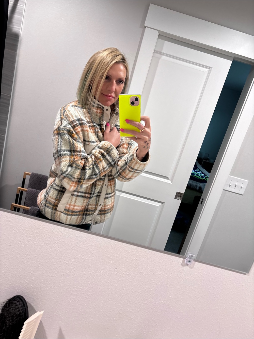 Stoic Plaid Sherpa Button-Up Jacket in Cream and Tan